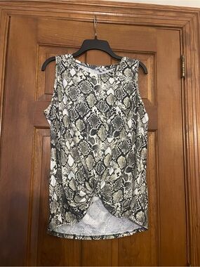 white birch Black & Cream Snake Print Twist-Front Tank w/Opening in Back, Size L
